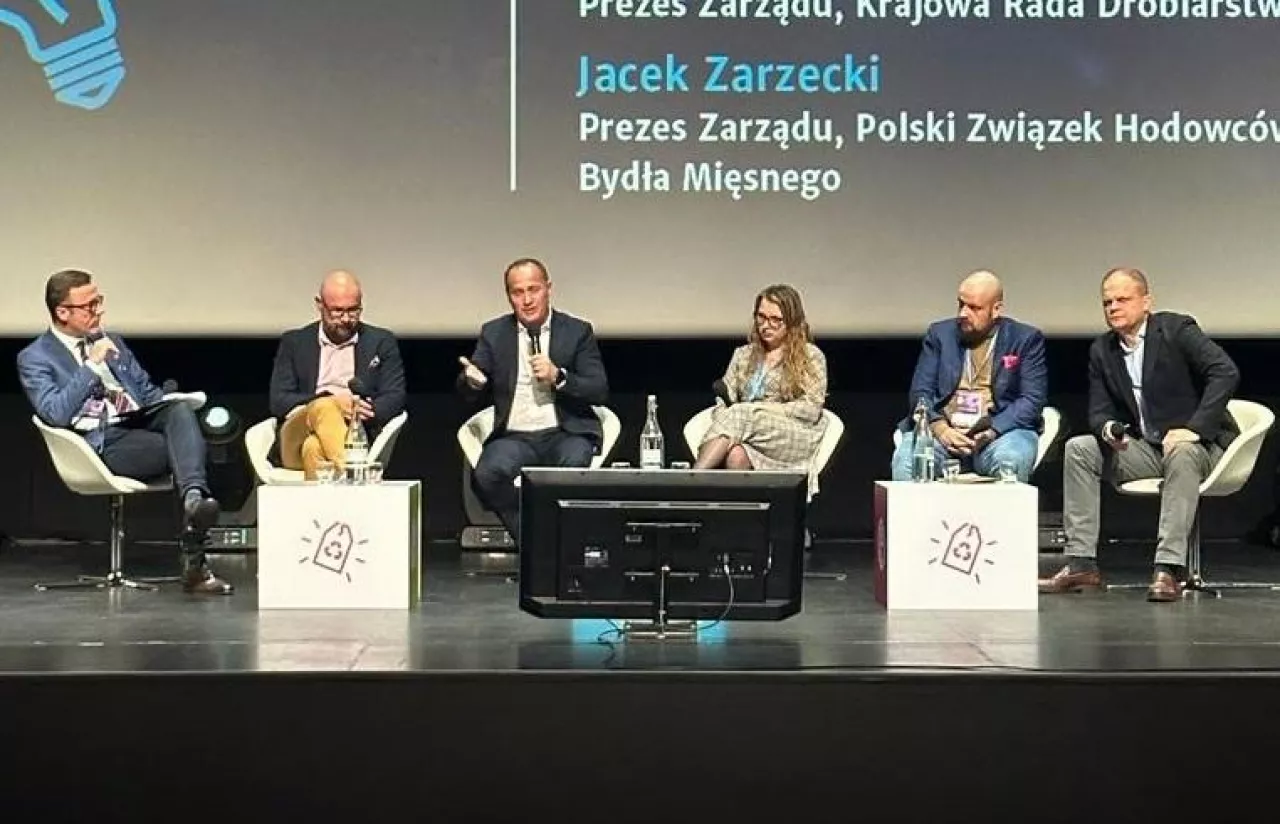 &lt;p&gt;Podczas zakończonego właśnie w Krakowie VIII Międzynarodowego Kongresu OEES odbyła się sesja specjalna pt: “Odpowiedzialność społeczna w rolnictwie: odkrywanie faktów, obalanie mitów”.&lt;/p&gt;