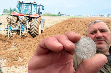 Na polu rolnika znaleziono niesamowitą monetę!