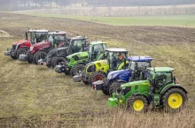 Test porównawczy 7 ciągników o mocy 300 KM