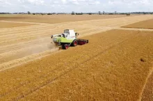 Nowa akcja rolników we Francji: Przejazd kombajnem dla każdego!