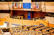 Bruksela przeogarnizuje komisje parlamentarne. Co to oznacza?