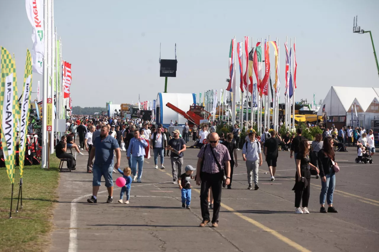 Jubileuszowa 25. edycja targów Agro Show za nami.
Na powierzchni 130 tys. m2 swoją ofertę zaprezentowało
670 firm, z czego 120 z zagranicy.