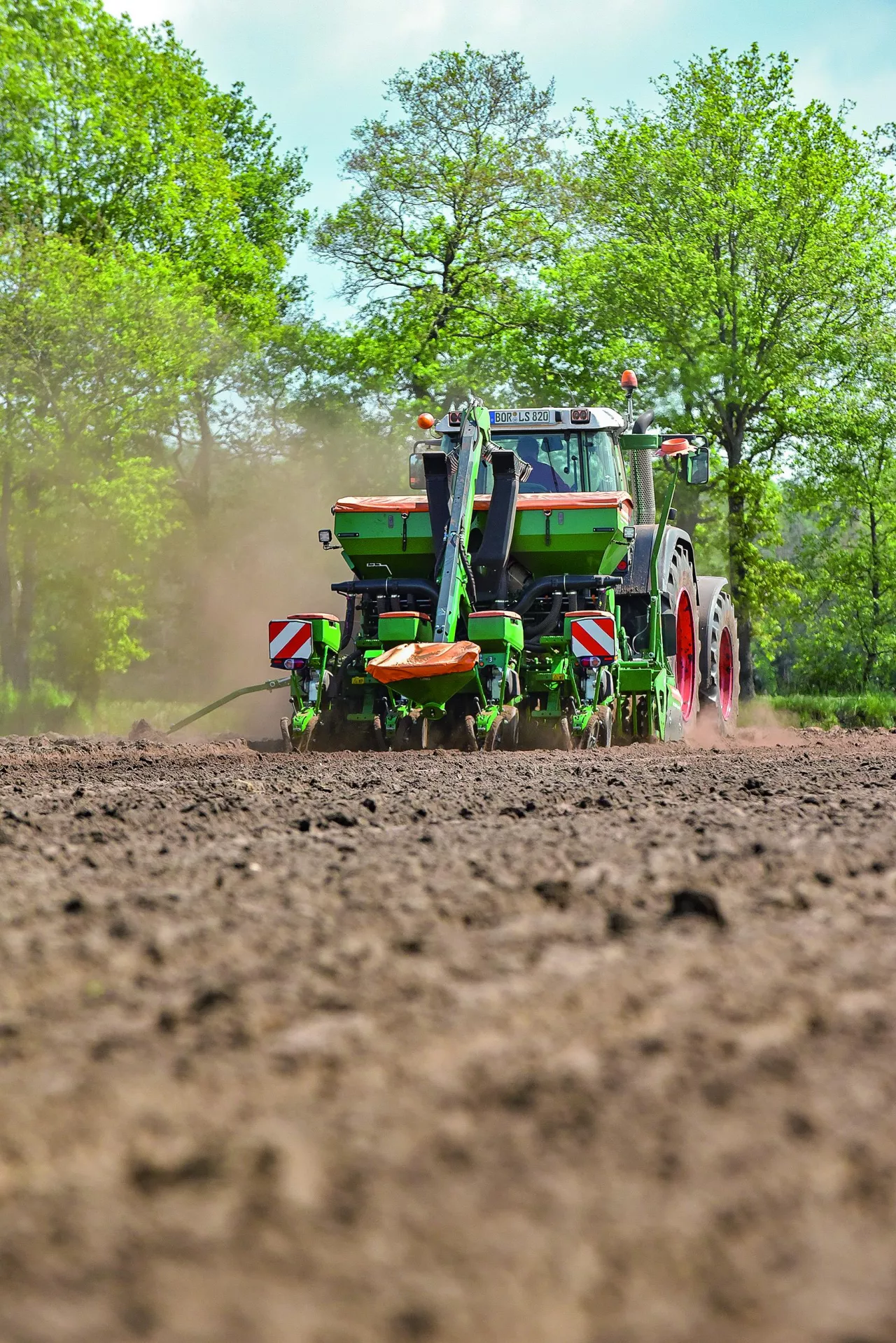 Nawożenie podczas siewu korzystnie wpływa na plon ziarna i zawartość w nim skrobi.