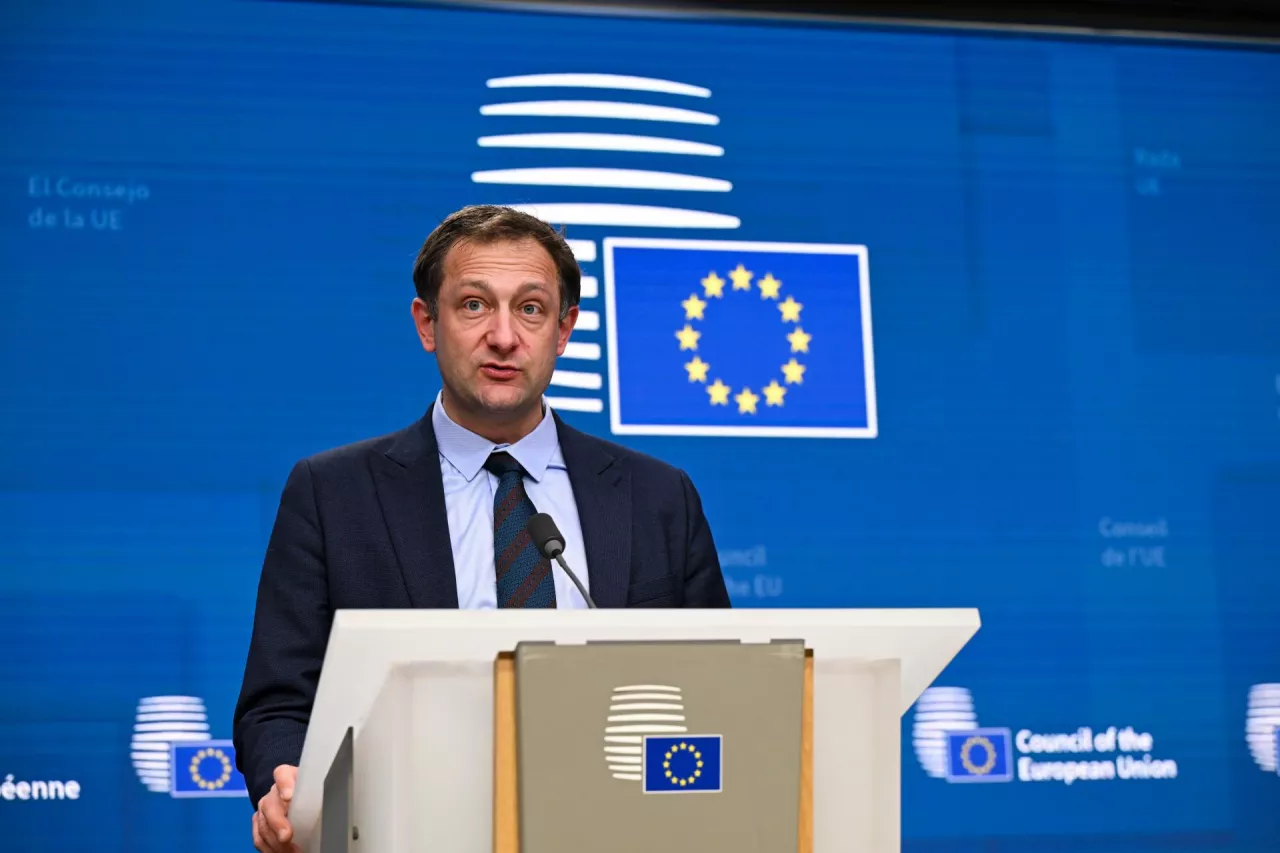 Komisarz Christophe Hansen podczas konferencji prasowej po posiedzeniu AGRIFISH, Bruksela, marzec 2025