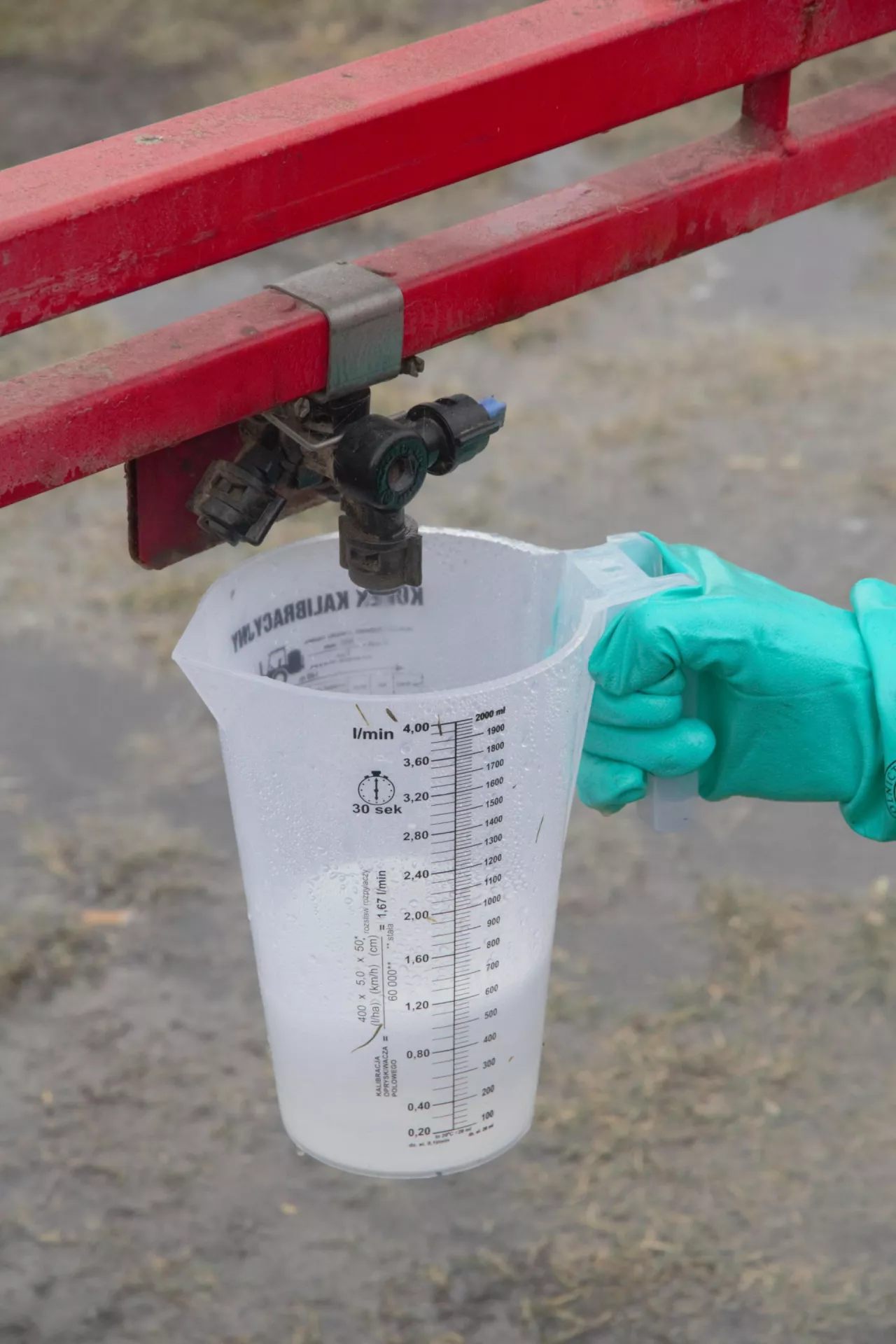 przygotowanie opryskiwacza, szczelny opryskiwacz, sprawny opryskiwacz, rozkład poprzeczny, kalibracja opryskiwacza, wydaek rozpylacza