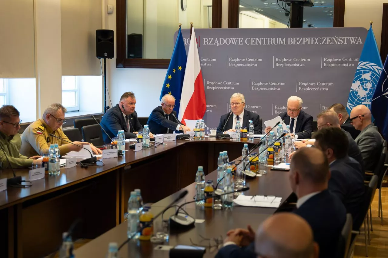 Spotkanie w RCB pod przewodnictwem ministra Czesława Siekierskiego