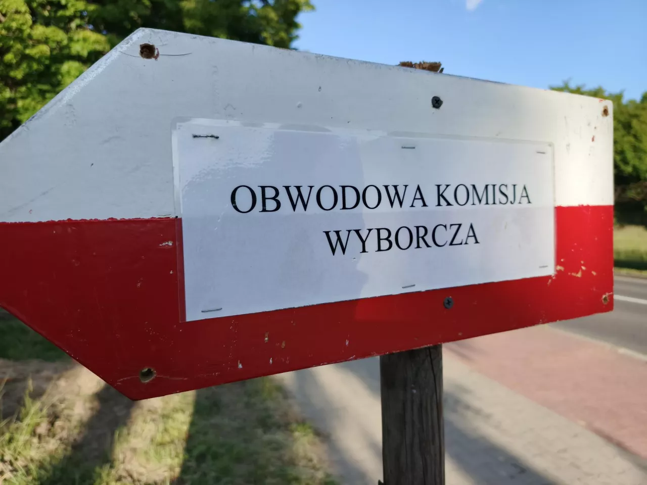 W gminie Przytuły (powiat łomżyński, woj. podlaskie) Karol Nawrocki zanotował kosmiczny wynik – 92,72%