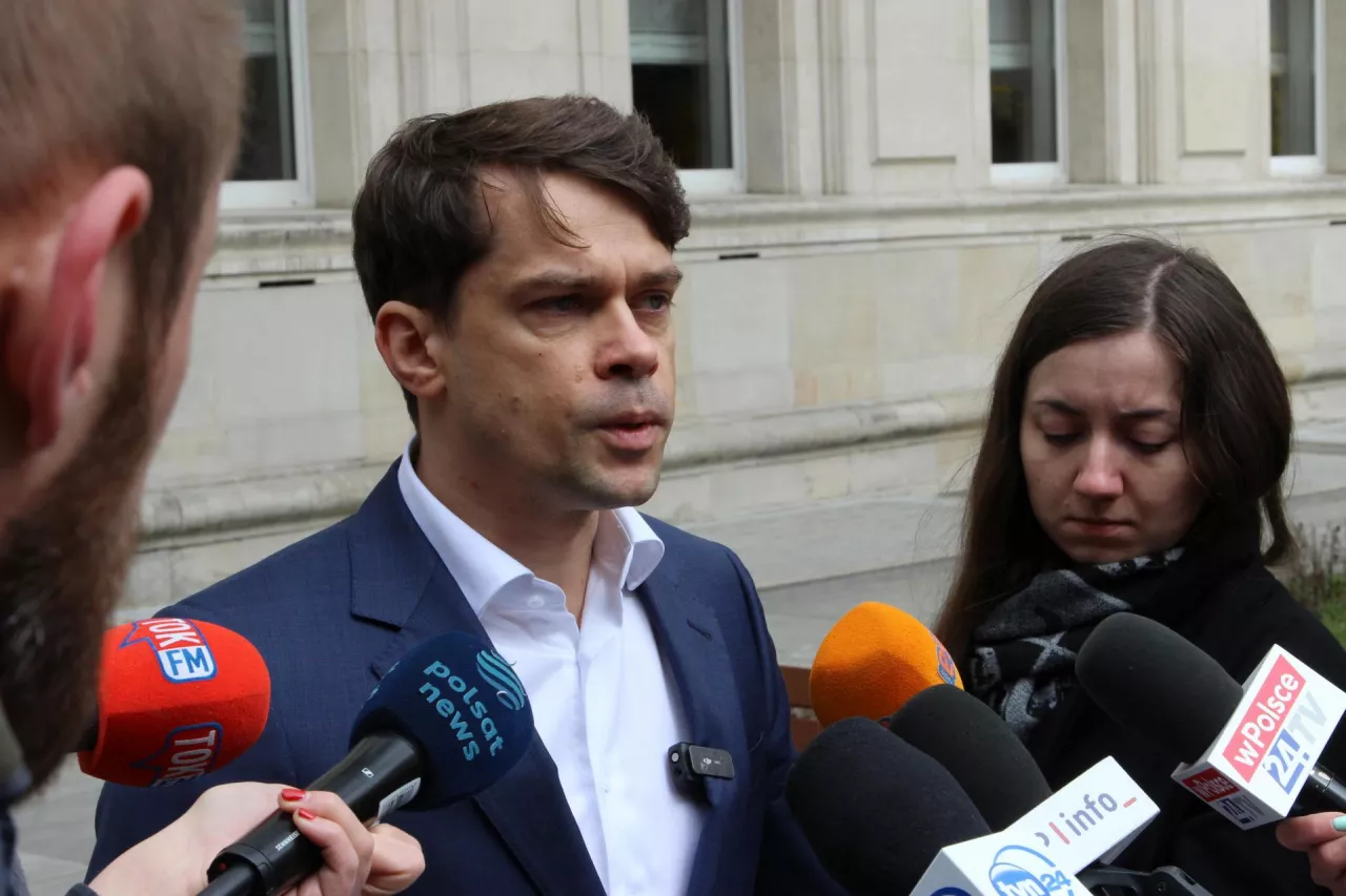 Michał Kołodziejczak poinformował o swojej decyzji podczas konferencji prasowej przed gmachem resortu rolnictwa, gdzie zazwyczaj spotykał się z dziennikarzami