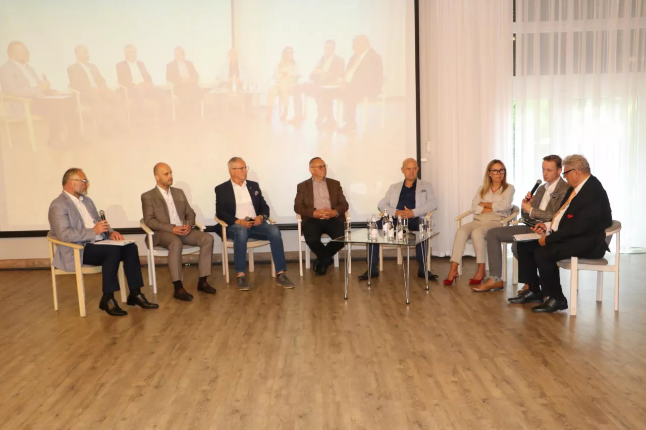 Debata rzepakowa na VII Ogólnopolskiej Giełdzie Rzepaczano-Zbożowej