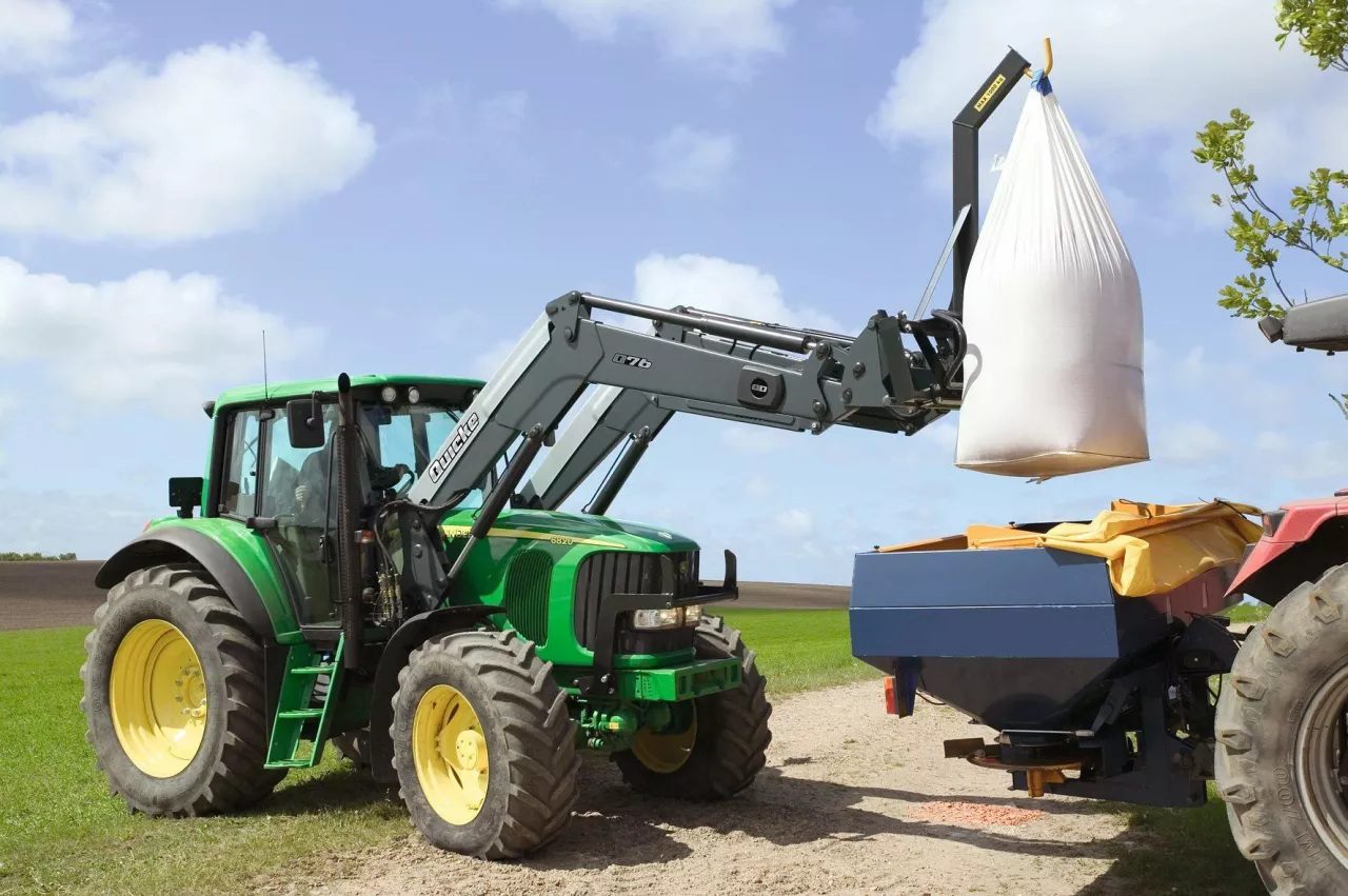 Serwis ładowacza czołowego – co sprawdzać na bieżąco?