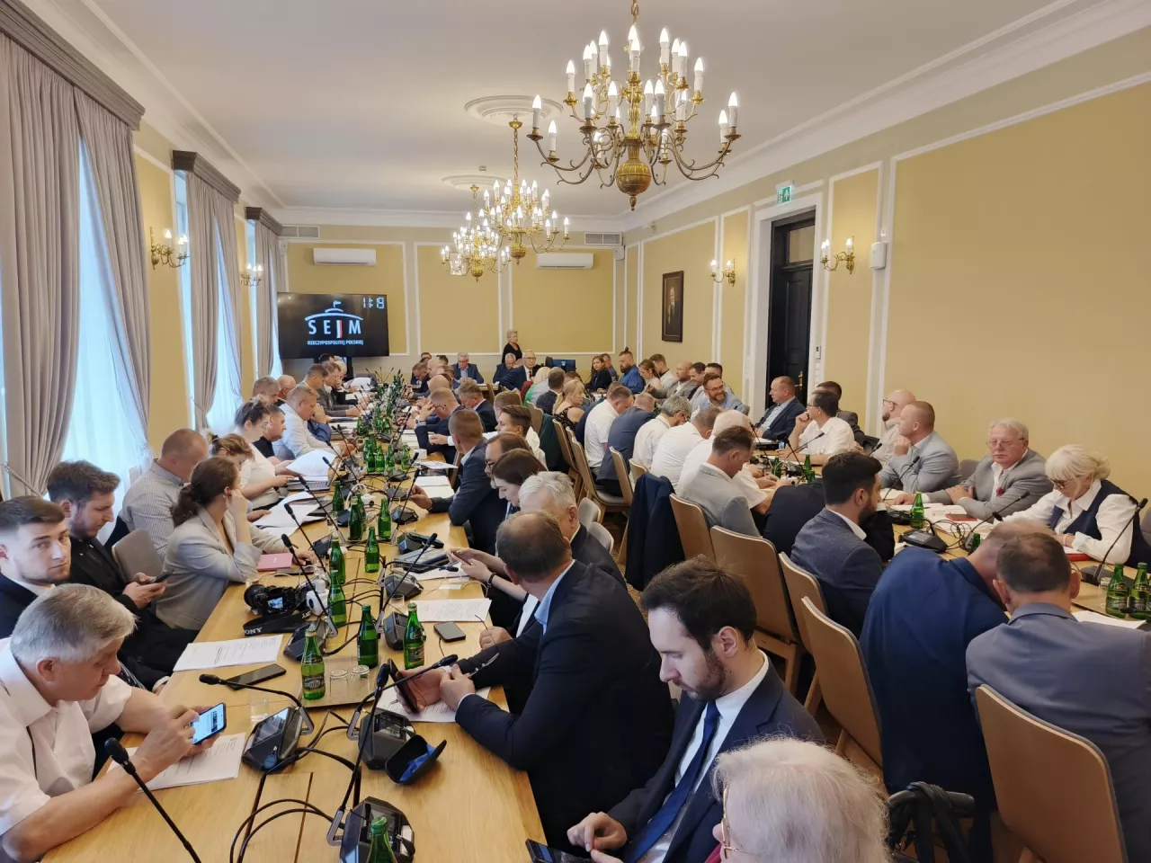 Posiedzenie sejmowej komisji rolnictwa 8 lipca 2025 r. poświęcone tworzeniu ośrodków produkcji rolnej (OPR)