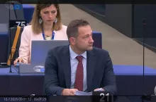 Christophe Hansen podczas debaty w Parlamencie Europejskim 10 lipca 2025 r. Ze strony posłów pod adresem komisarza padło wiele cierpkich słów