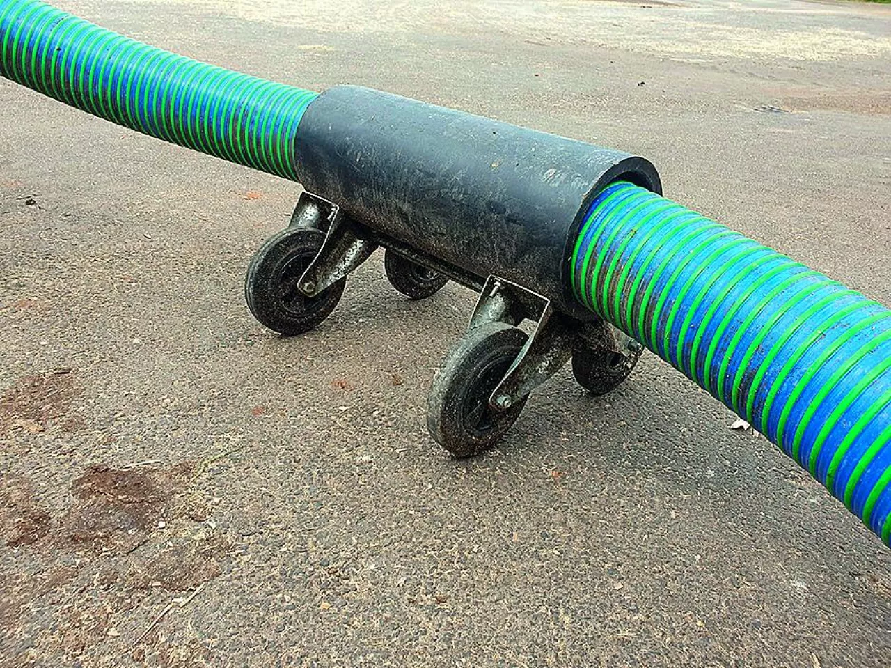 Jak ułatwić zaczepianie węża do beczki z gnojowicą? (WYNALAZEK ROLNIKA)