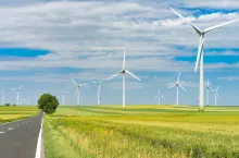 Mniejszy dystans od wiatraka i 20 tys. zł dla mieszkańców – oto zmiany w ustawie odległościowej!