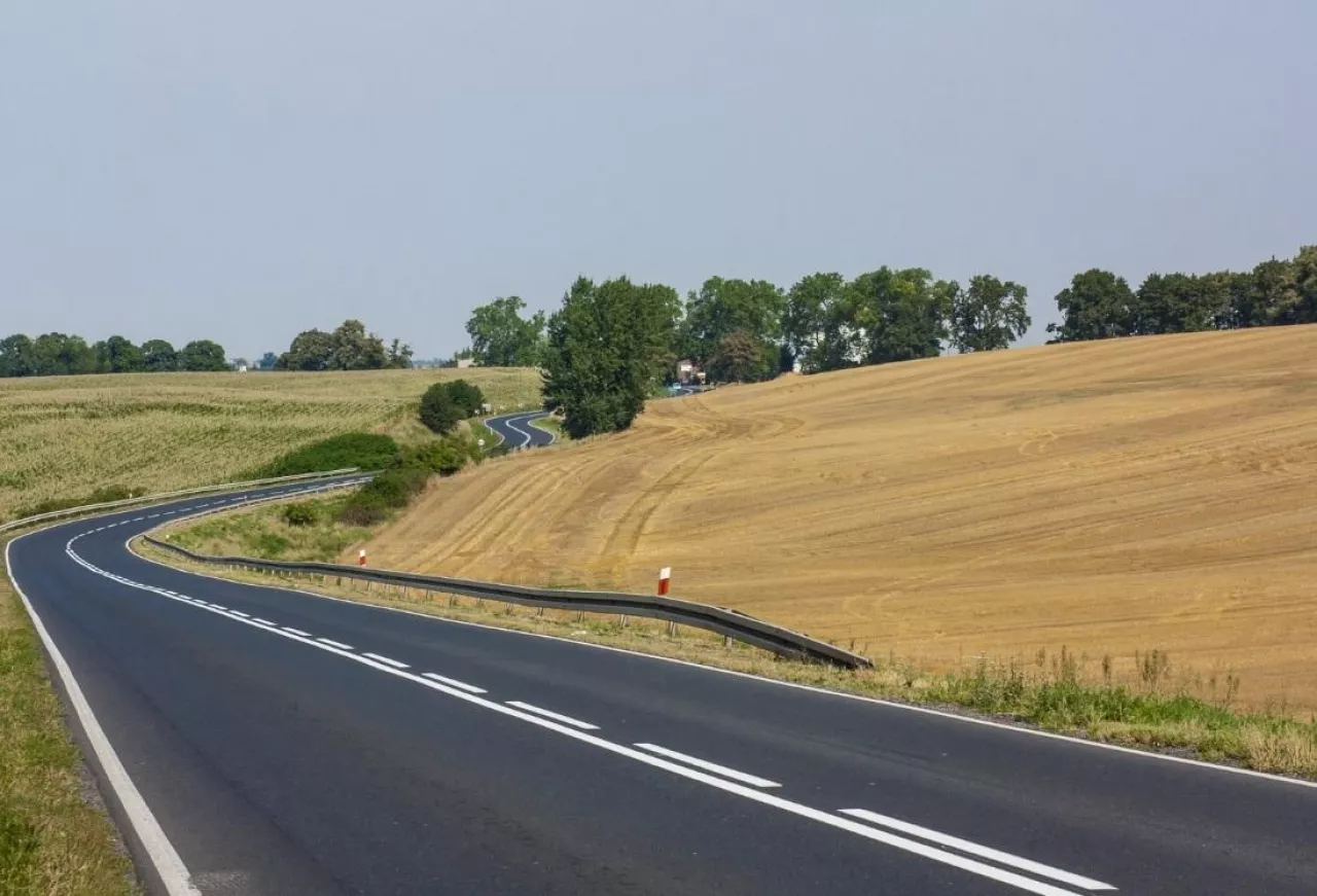 Zakaz ruchu maszyn rolniczych, zdjęcie poglądowe