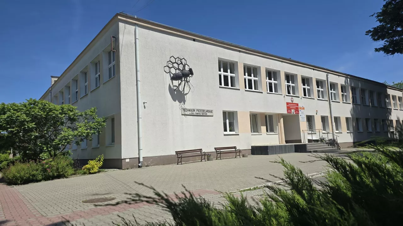 Bal Absolwentów w Technikum Pszczelarskim w Pszczelej Woli