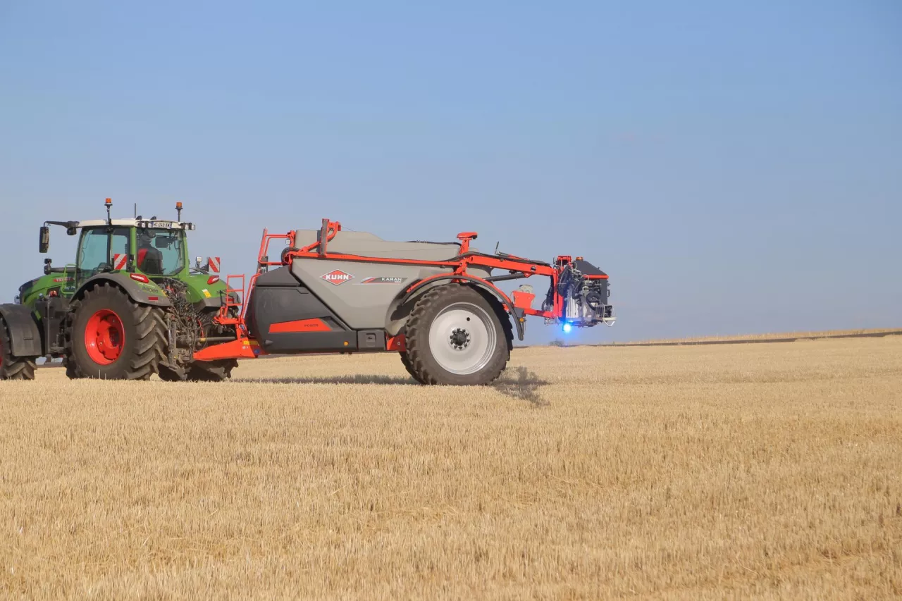 opryskiwacz, opryskiwacz na polu