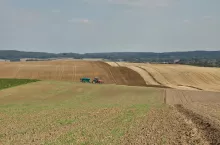 Obsiałeś grunt po wygaśnięciu dzierżawy z KOWR? Sprawdź, czy możesz zebrać plony!