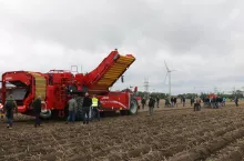 targi ziemniaczane, pokazy polowe, pokaz zbioru ziemniaków, zbiór ziemniaków, pyry, Grimme, AVR, DeWulf Enduro, AVR Spirit, Ropa Keiler 2 RK22, Grimme Varitron, separator rolkowy, MultiSep, CrossRoller, Clean&Go