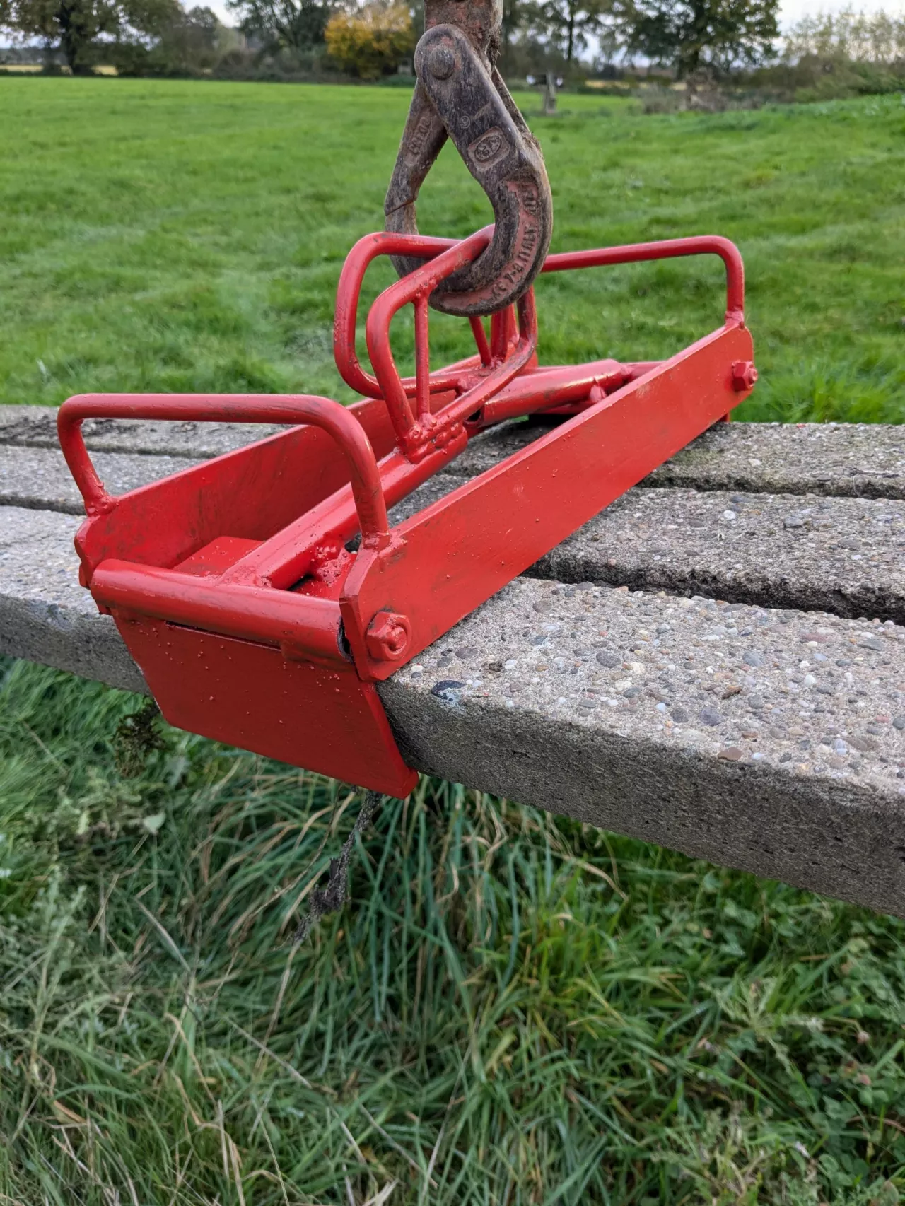 uchwyt do rusztów podłogi betonowej