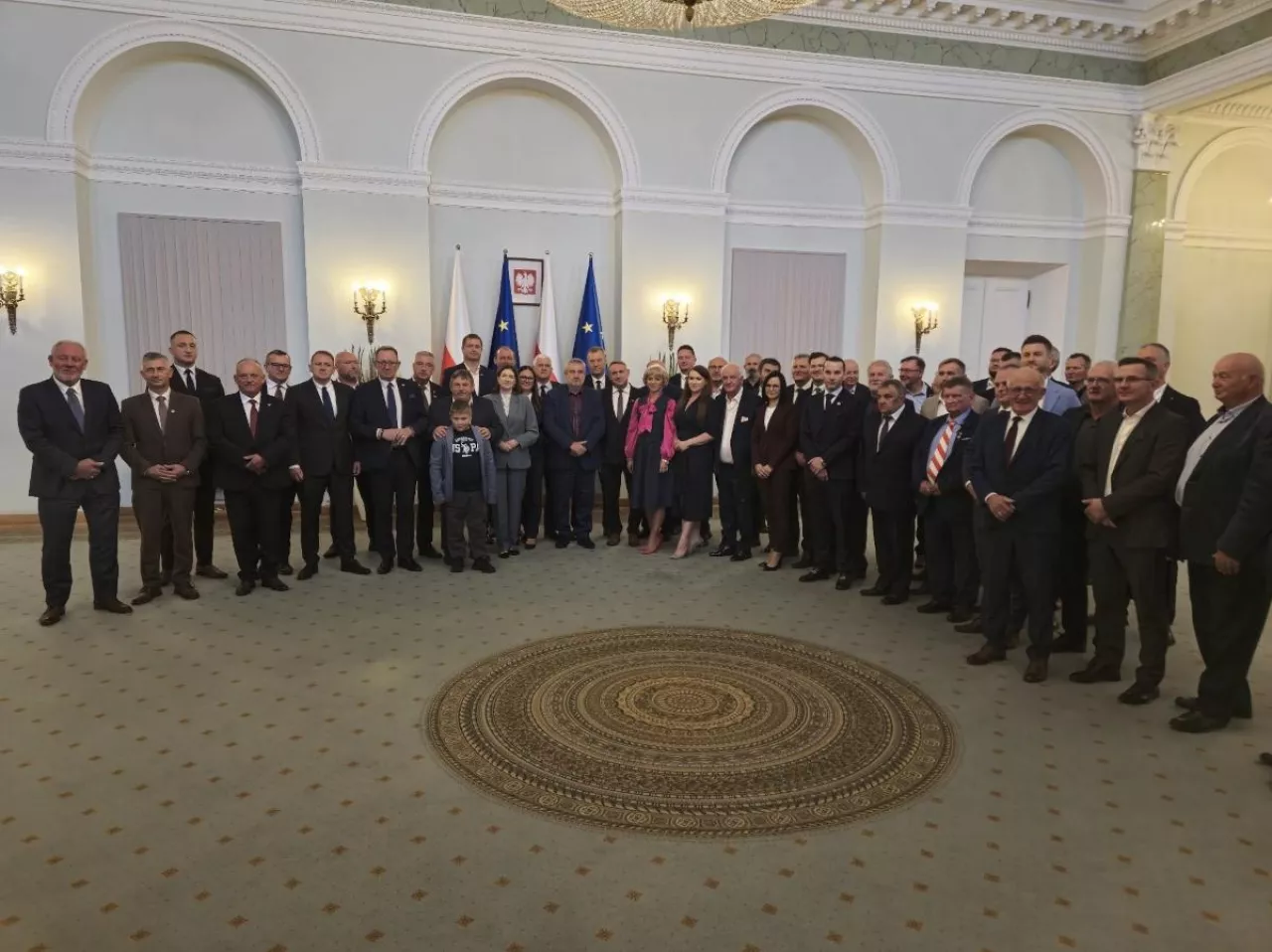 Uczestnicy spotkania przedstawicieli organizacji rolniczych w Pałacu Prezydenckim w Warszawie, 13 września 2025 r.