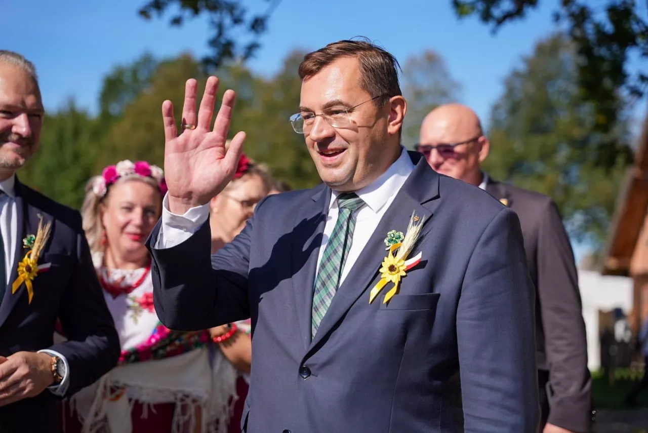 Minister rolnictwa podczas Warmińsko-Mazurskich Dożynek Wojewódzkich w Olsztynku