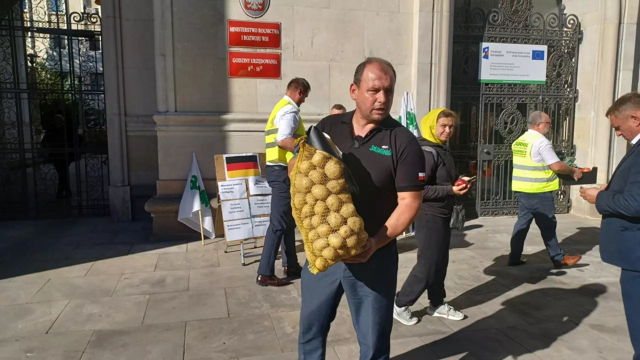 Konferencja ”Solidarności” pod ministerstwem rolnictwa