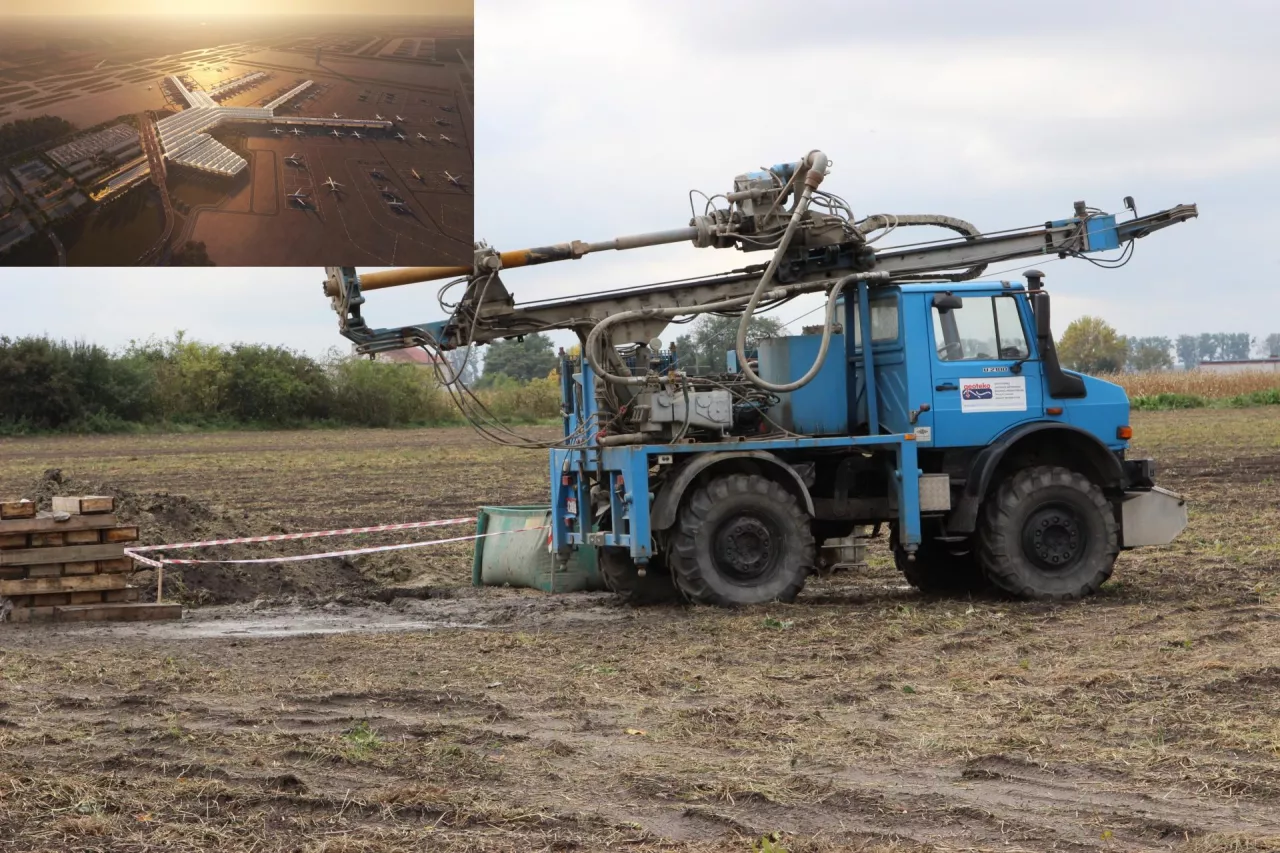 Na działkach, gdzie ma powstać potężne lotnisko swoje prace cały czas wykonują m.in. firmy zajmujące się geotechniką i geologią