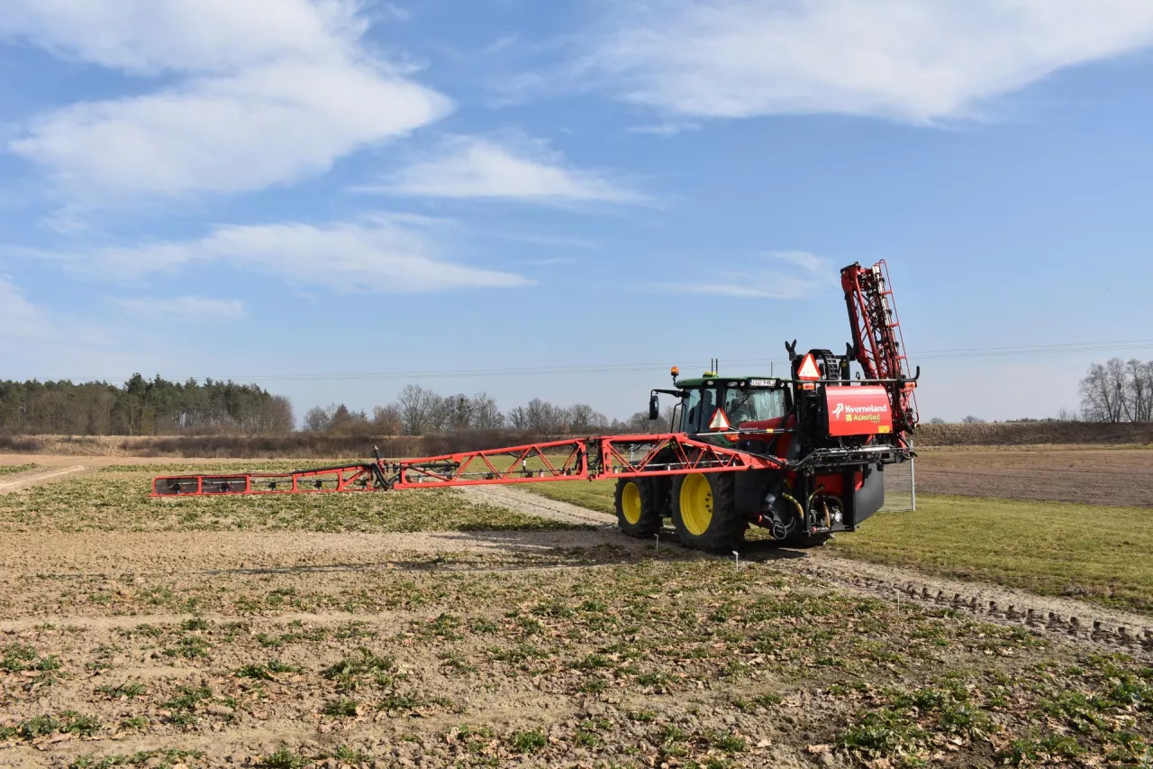 oprysk, środki ochrony roślin, opryskiwacz