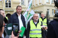 Konferencja związkowców przed KPRM 9 października