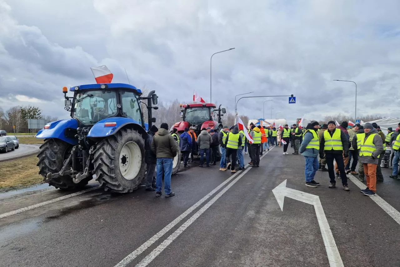 protest rolników, ciągniki na drogach