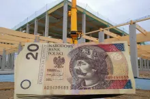 Projekty inwestycyjne wymagają skompletowania pełnej dokumentacji, pozwoleń administracyjnych, uzgodnień środowiskowych, a następnie realnych robót budowlanych 