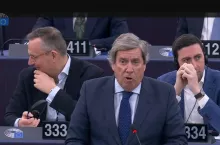 Sprawozdawca raportu Gabriel Mato podczas debaty w Parlamencie Europejskim