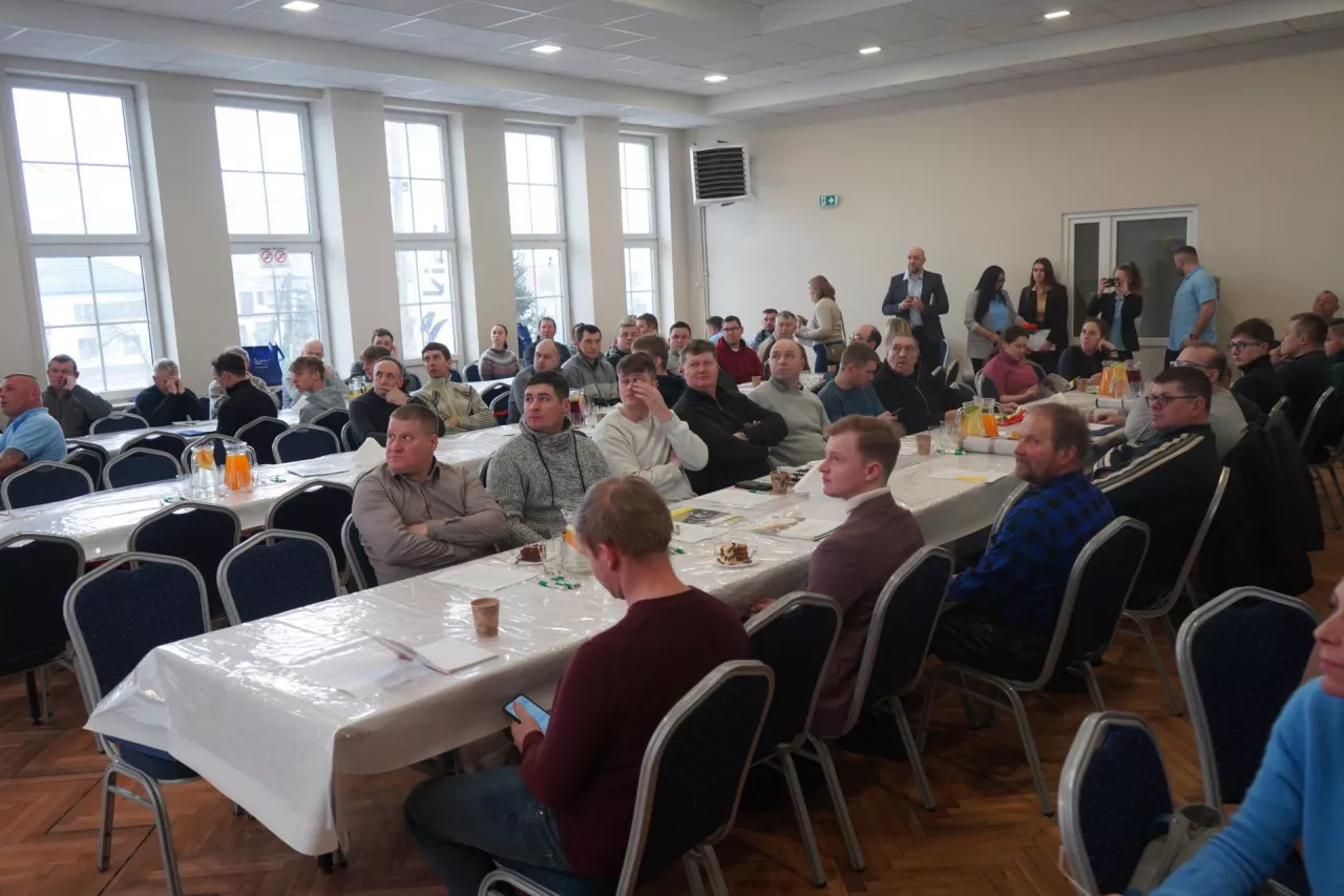 uczestnicy Akademii Zdrowej Krowy w  Kiernozi 