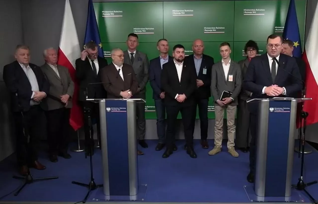 Minister z rolnikami apeluje do prezydenta o podpisanie ustawy o aktywnym rolników