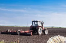 Ile ziemi może kupić rolnik od KOWR?