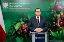 Minister rolnictwa Stefan Krajewski podczas konferencji w resorcie