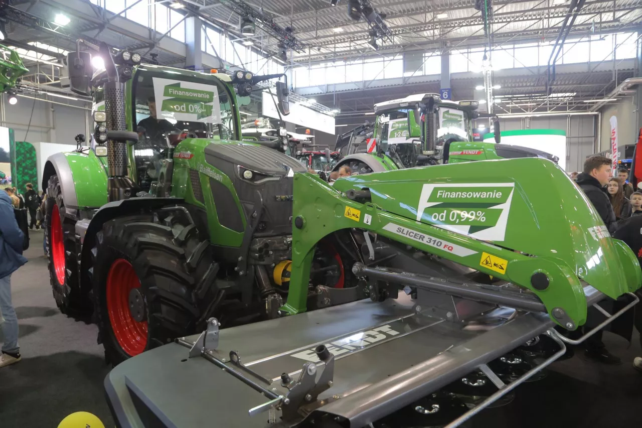 Podczas targów Agrotech sprzedawcy zachęcali rolników do inwestycji w maszyny rolnicze oferując atrakcyjne formy finansowania.