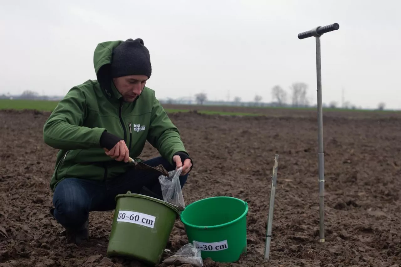 azot, próbki gleby, pobieranie próbek gleby