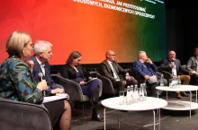 Debata III. Rolnictwo odporne na kryzysy – klimat, woda, energia. Jak przystosować gospodarstwa do nowych realiów pogodowych i ekonomicznych? Dyskusję moderowała dr Maria Walerowska, redaktor naczelnia top agrar Polska