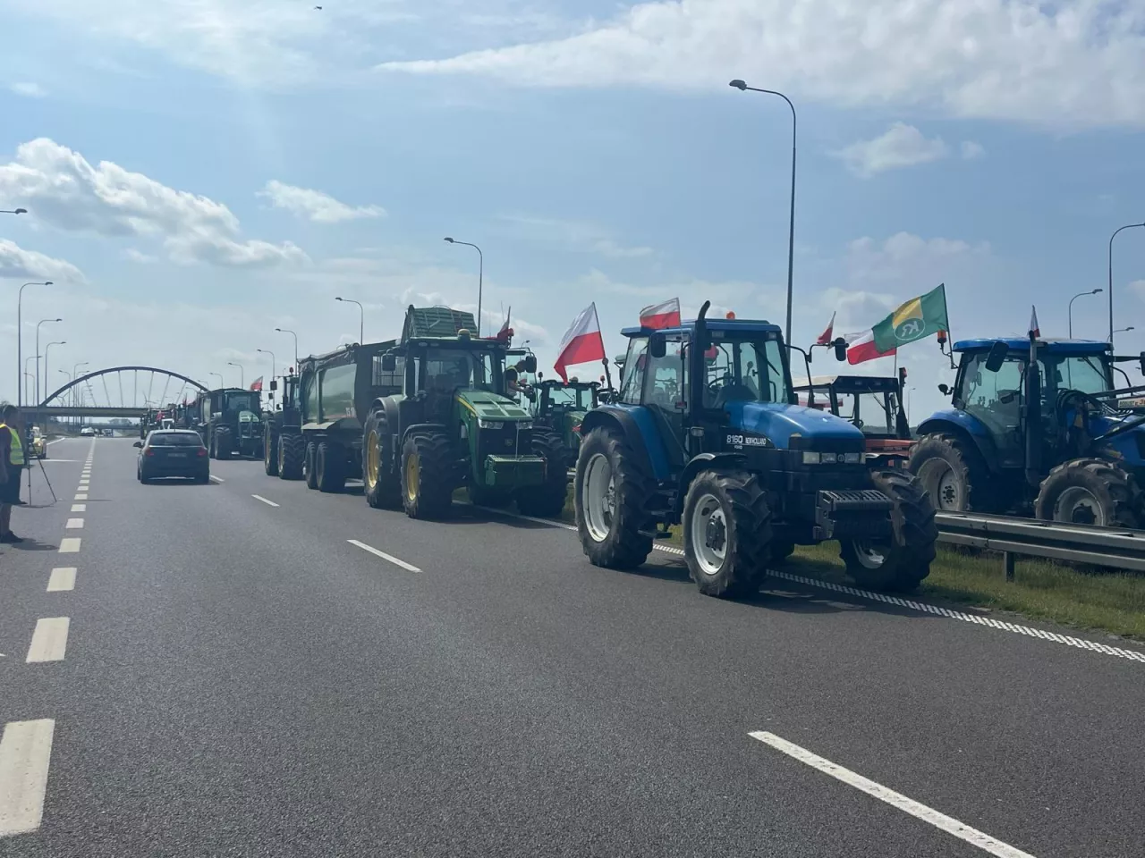 Ciągniki blokują drogę nad morze. Protest rolników pod Pyrzycami