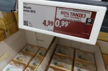 W sklepach sieci Lidl można kupić trzy kostki masła płacąc za każdą jedynie 99 groszy