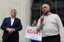 Do protestujących wyszedł minister rolnictwa Stefan Krajewski, który ogłosił wydłużenie terminu realizacji inwestycji finansowanych z Krajowego Planu Odbudowy do 15 czerwca