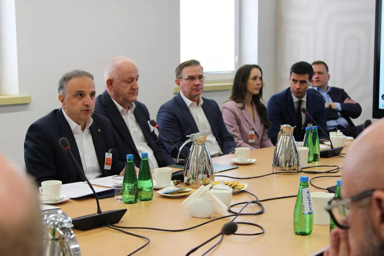 Inicjatywa zakłada wypracowanie długofalowych kierunków rozwoju, opartych na zrównoważonej i niskoemisyjnej produkcji, systemie jakości QMP, a także transparentnej komunikacji