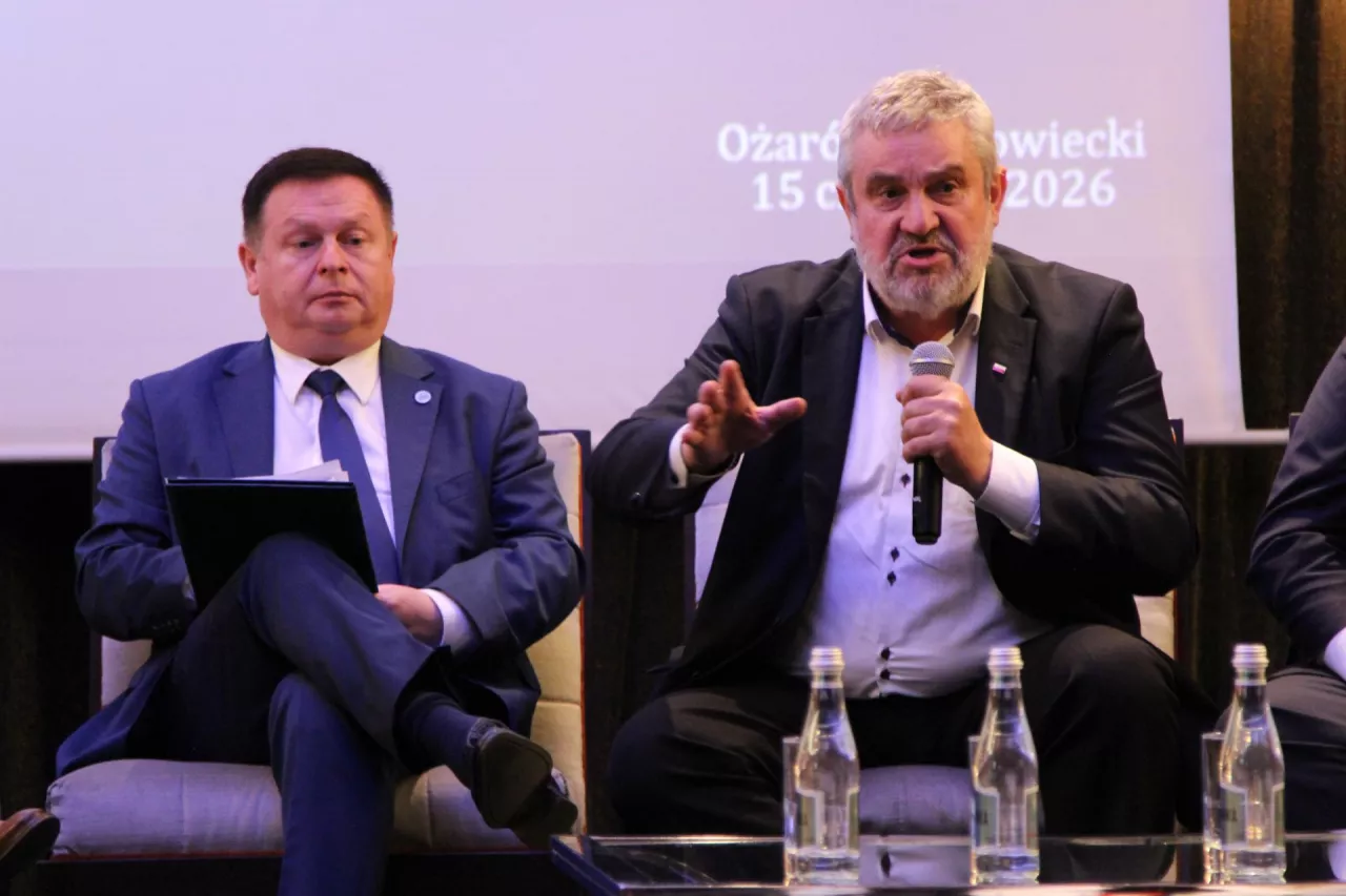 Były minister rolnictwa mówił, że jego krytyka nie jest wymierzona wyłącznie w obecnie rządzących: – To nie jest tylko kamyczek do obecnej władzy, bo wszystkie kolejne ekipy podobnie traktowały administrację rolną.