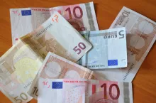 Brak Polski na obecnej liście beneficjentów nie jest równoznaczny z odmową przyznania pomocy. Na ostateczne decyzje w tej sprawie musimy poczekać