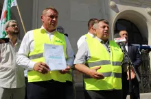 Podczas konferencji poinformowano o złożeniu do premiera Donalda Tuska formalnego wniosku o odwołanie ministra rolnictwa Stefana Krajewskiego