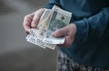 Renta wdowia z ZUS i KRUS. Gdzie złożyć wniosek o zasiłek pogrzebowy?