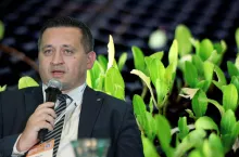 Marcin Oszańca, dyrektor CDR w Browinowie potwierdza, że kluczowe w Urban Living Farm Brwinów będą technologie przyszłości takie jak: hydroponika, aeroponika, uprawy wertykalne, agrofotowoltaika czy retencja i zamknięty obieg wody