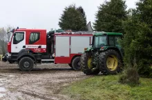943240